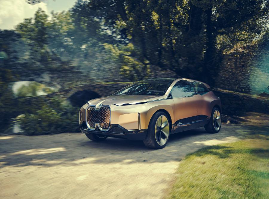  BMW Vision iNEXT 2018 года  (фото 1 из 128)